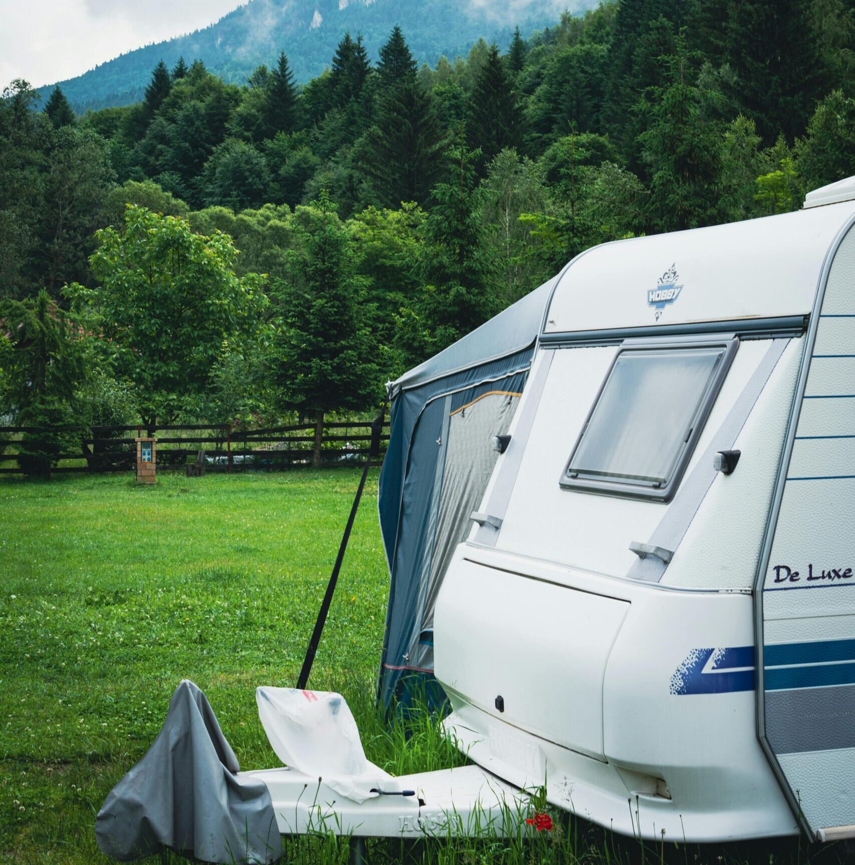 Du betrachtest gerade Vorzelt versichern beim Dauercamping